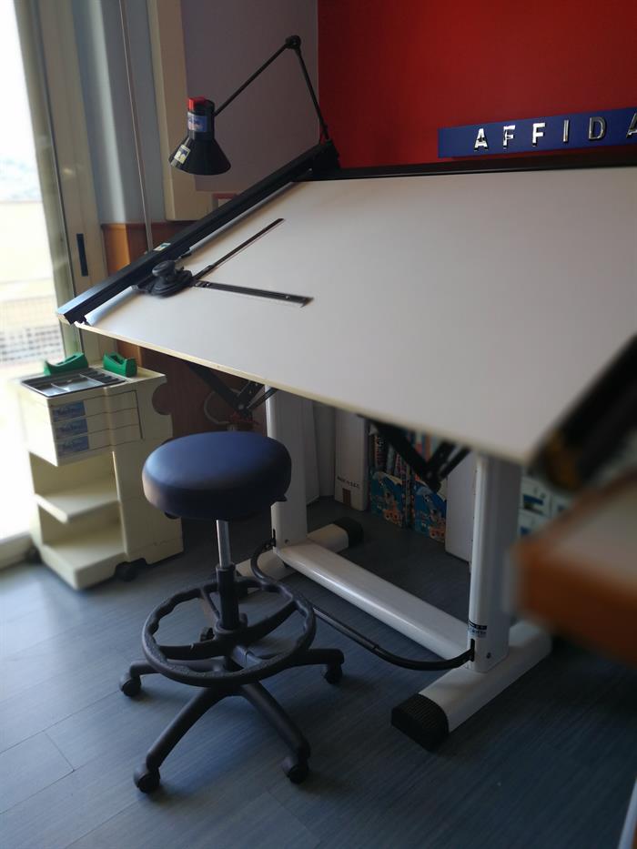 Baratto/Scambio: Tecnigrafo- tavolo da disegno [ Scuola e ufficio